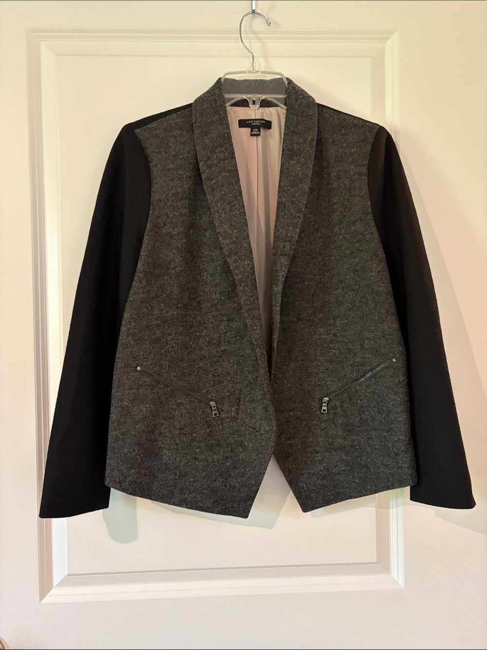 Ann Taylor Gray and Black Open-Front Blazer Jacket